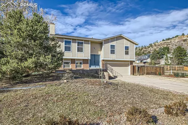 Colorado Springs, CO 80919,1640 Eyrie DR