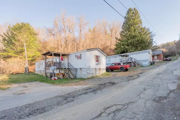 4 Units Thomason Ln., Galax, VA 24333