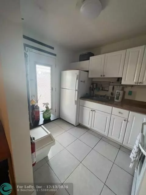 Plantation, FL 33313,4751 NW 10th Ct  #206