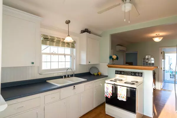 Haldimand, ON N0A 1K0,15 Mohawk Point RD