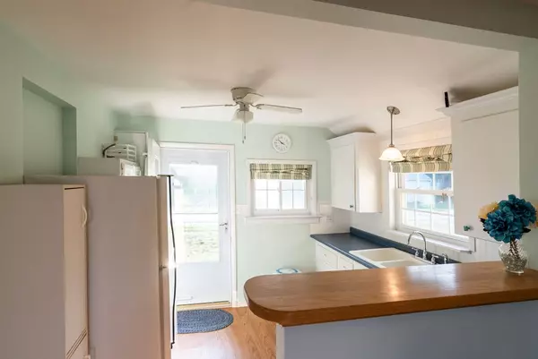 Haldimand, ON N0A 1K0,15 Mohawk Point RD