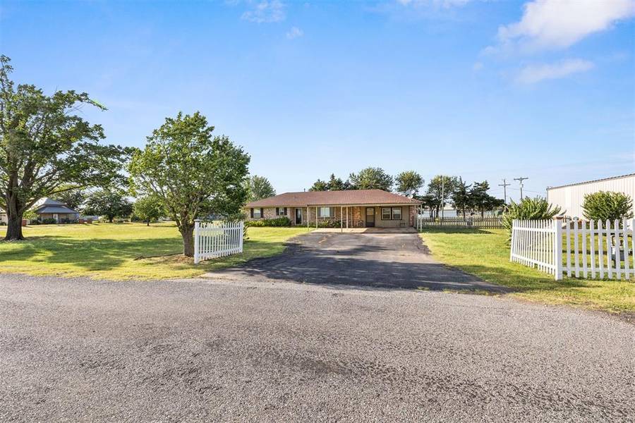 240 Adams Circle, Pocasset, OK 73079