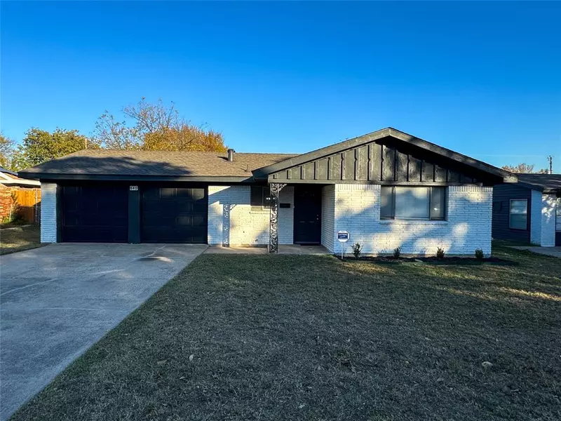 840 Russell Lane, Bedford, TX 76022