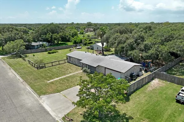 1164 S Rife St, Aransas Pass, TX 78336