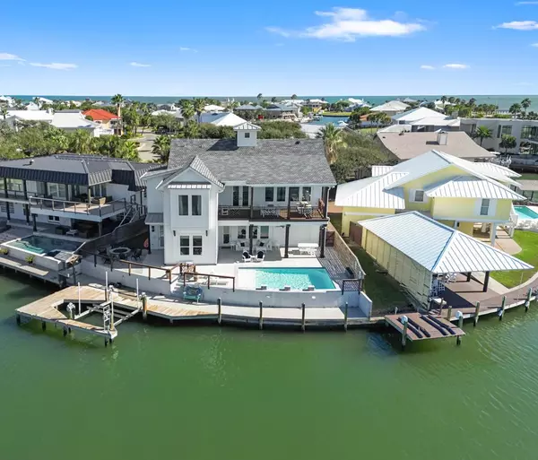 50 Blue Heron, Rockport, TX 78382