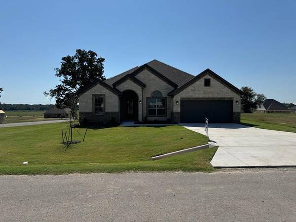 1112 Trinity Drive, Springtown, TX 76082