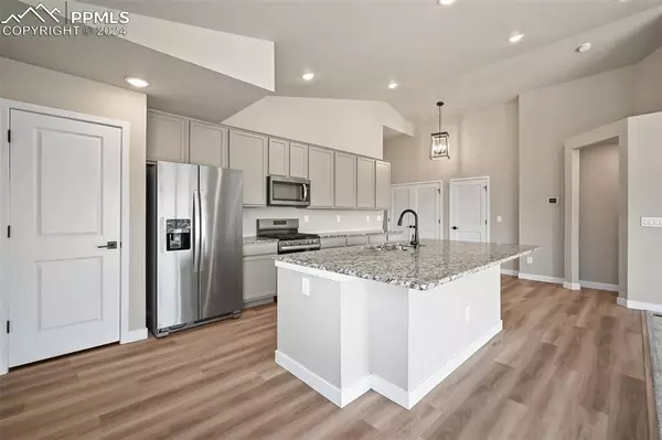 Pueblo, CO 81007,386 E Larchmont DR