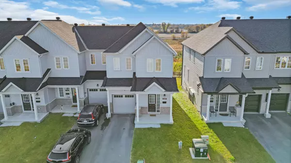 Barrhaven, ON K2J 7B6,108 Main Halyard LN