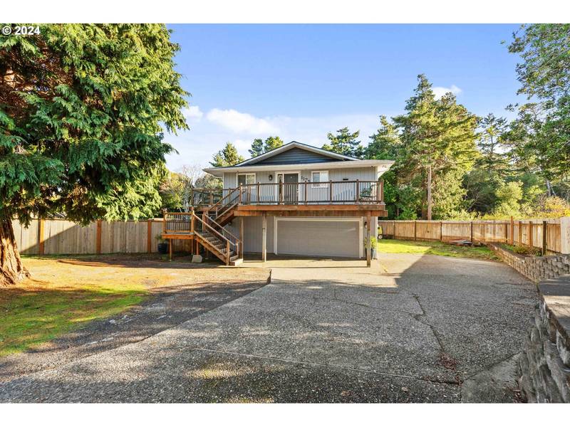 1175 LAKEWOOD LN, Coos Bay, OR 97420