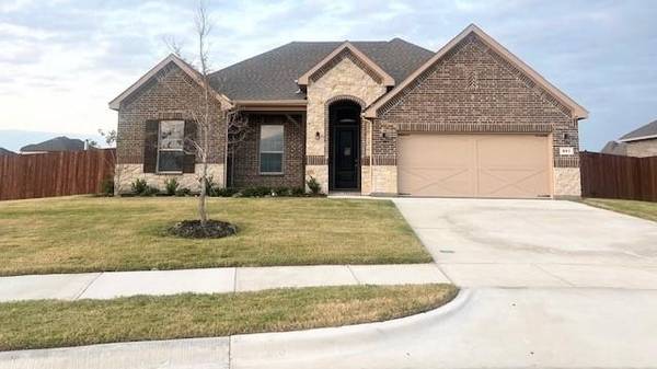 801 HAT CREEK Drive, Midlothian, TX 76065