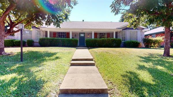 6137 Walla Avenue,  Fort Worth,  TX 76133