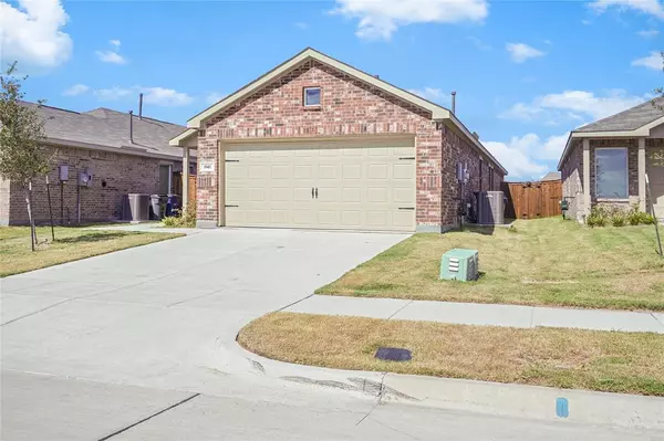 1141 Baker Bridge Dr, Forney, TX 75126