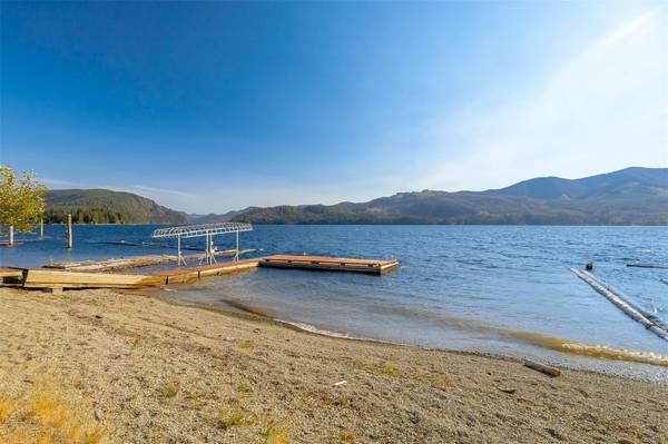 10674 Lake Blvd, Youbou, BC V0R 3E1