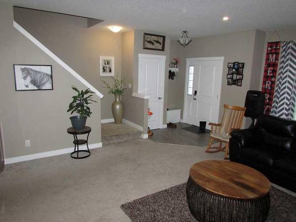 High River, AB T1V 1G8,135 4 AVE Southeast