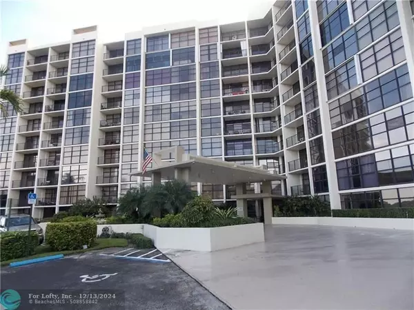 Hallandale Beach, FL 33009,600 Parkview Dr  #531