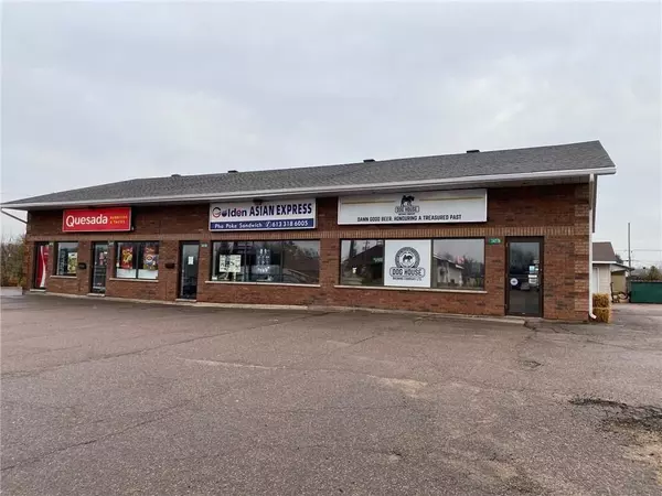 Renfrew, ON K8H 1X2,3477 PETAWAWA BLVD #A