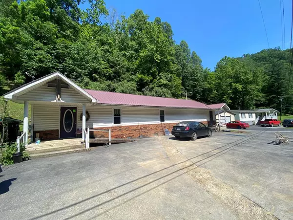 4137 Lesters Fork Rd, Grundy, VA 24641