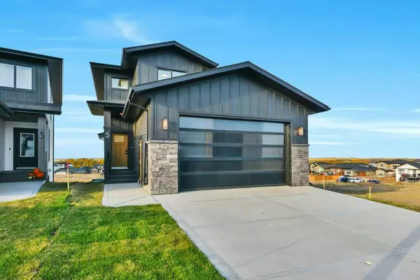 5 Vincent Gate, Sylvan Lake, AB T4S 1Z3