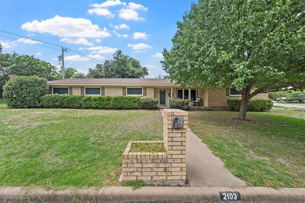 2103 White Street, Clifton, TX 76634