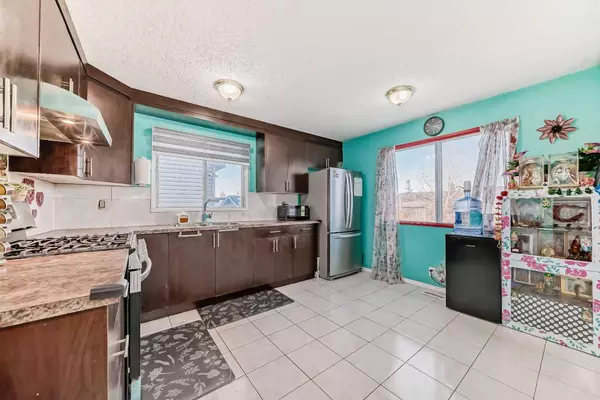 Calgary, AB T3J2B3,231 Falshire WAY NE