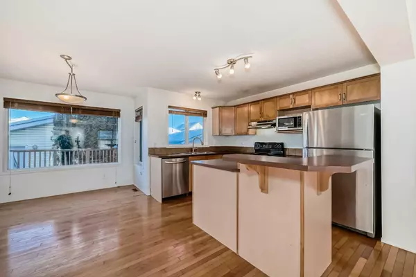 Calgary, AB T2Y 5E7,294 Everglen Rise Southwest