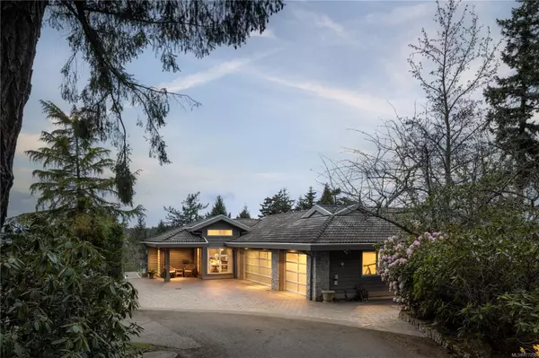 Saanich, BC V8X 5H1,4382 Wildflower Lane