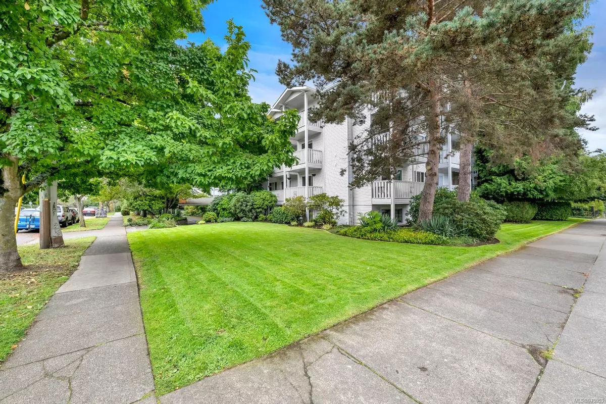 Victoria, BC V8V 4H2,1060 Linden Ave #307