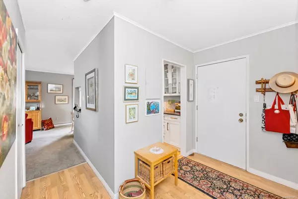 Victoria, BC V8V 4H2,1060 Linden Ave #307