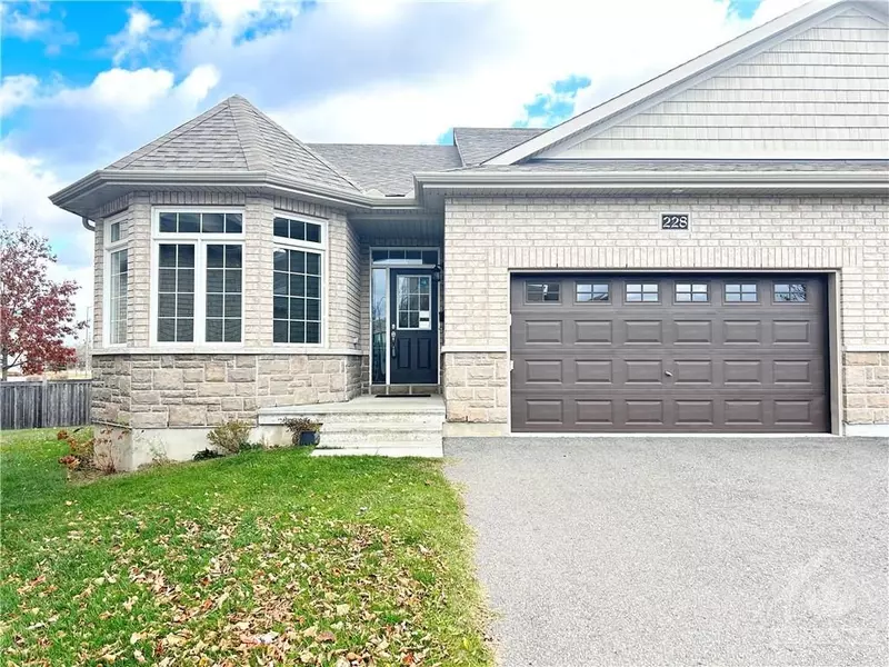 228 PONDVIEW CRES, Hunt Club - Windsor Park Village And Area, ON K1V 2P2