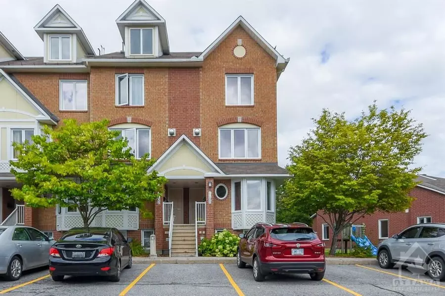 1100 GABLEFIELD AVE #4, Beacon Hill North - South And Area, ON K1J 1E3