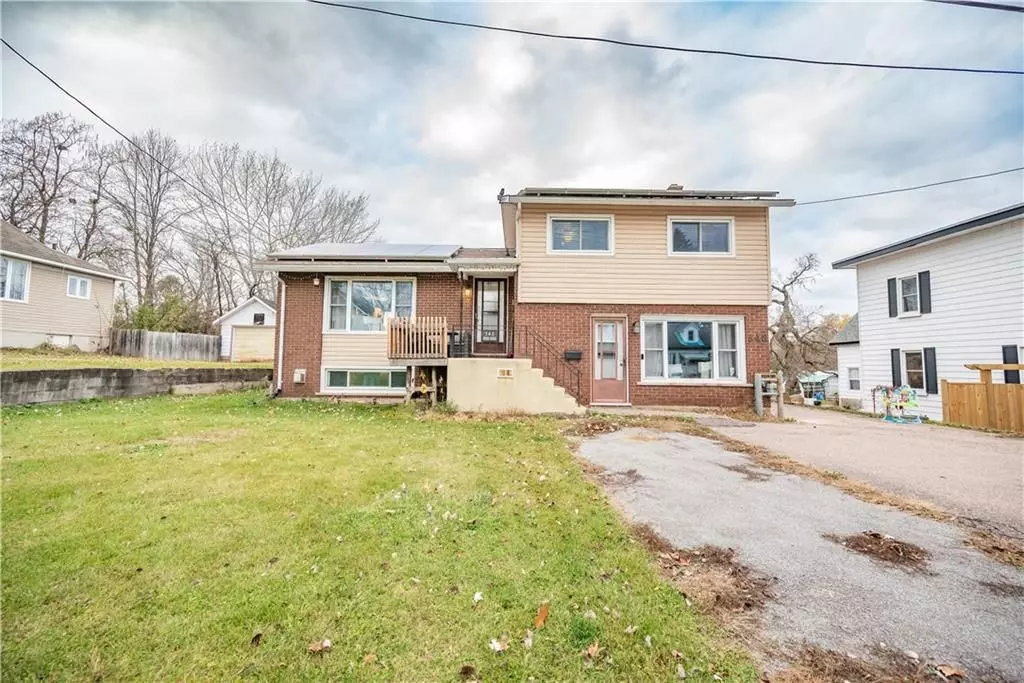 Renfrew, ON K8A 5C4,348 FIRST AVE N