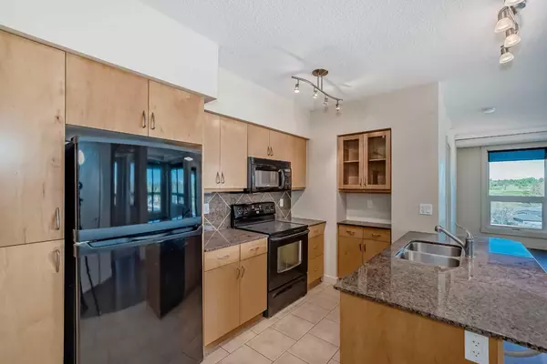 Calgary, AB T2V 2W3,8880 Horton RD SW #619