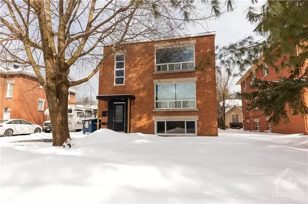 403 PEACH TREE LN #3, Manor Park - Cardinal Glen And Area, ON K1K 2R7