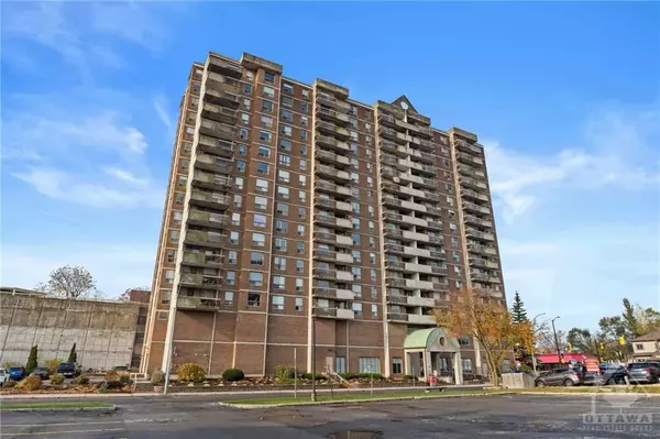 200 LAFONTAINE AVE #705, Vanier And Kingsview Park, ON K1L 8K8