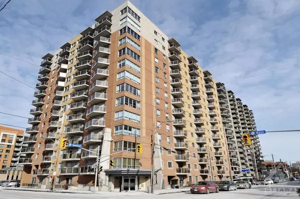 Ottawa Centre, ON K2P 2P5,429 SOMERSET ST #408