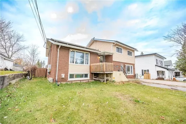 Renfrew, ON K8A 5C4,348 FIRST AVE N