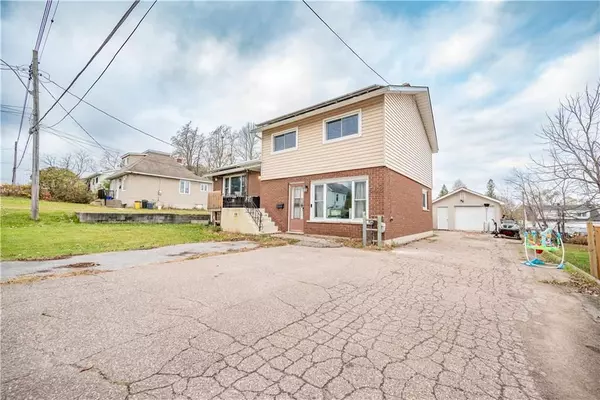 Renfrew, ON K8A 5C4,348 FIRST AVE N