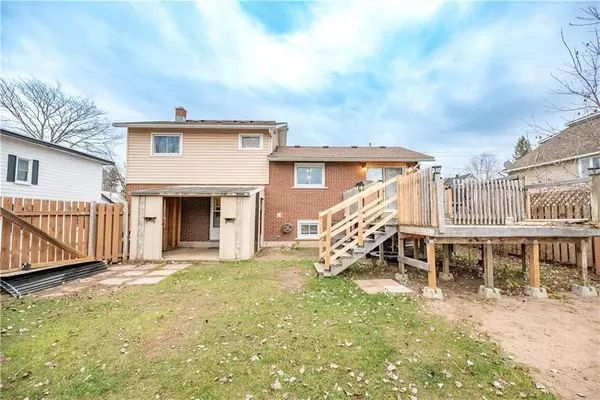 Renfrew, ON K8A 5C4,348 FIRST AVE N