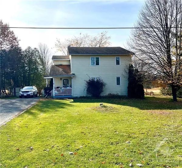 11 STATION RD, Rideau Lakes, ON K0G 1L0