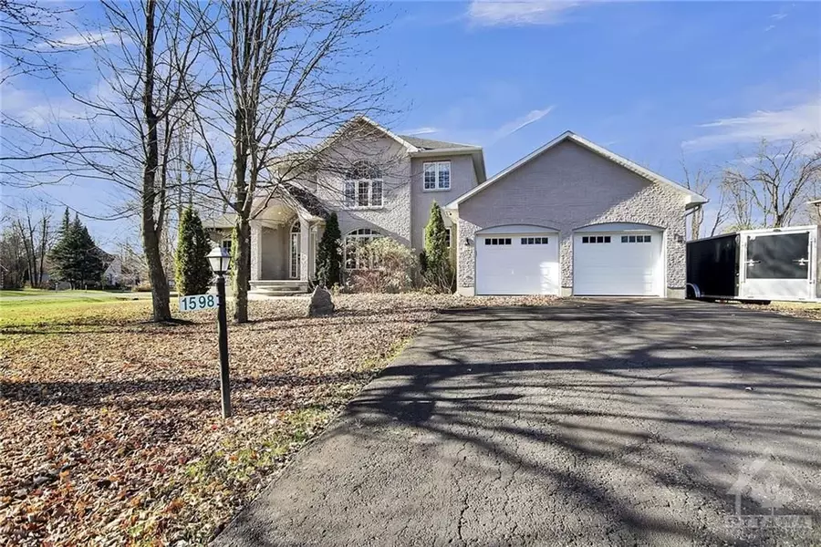 1598 SHAUNA CRES, Greely - Metcalfe - Osgoode - Vernon And Area, ON K4P 1M8