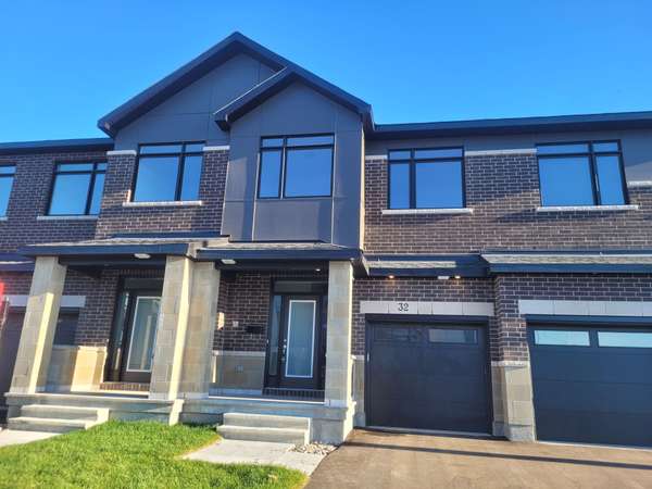 32 OVERBERG WAY, Kanata, ON K2S 2S9