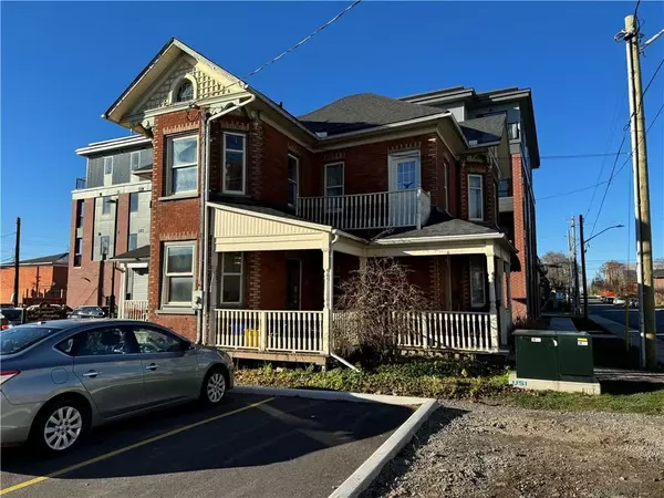 Smiths Falls, ON K7A 1M8,11 WILLIAM ST W