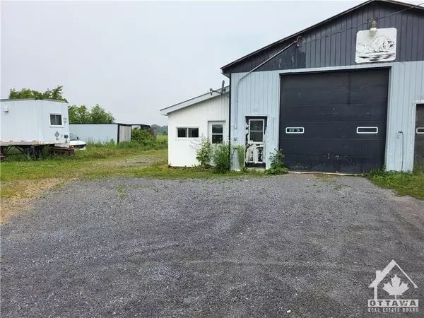 North Glengarry, ON K0C 1B0,18561 COUNTY 43 RD