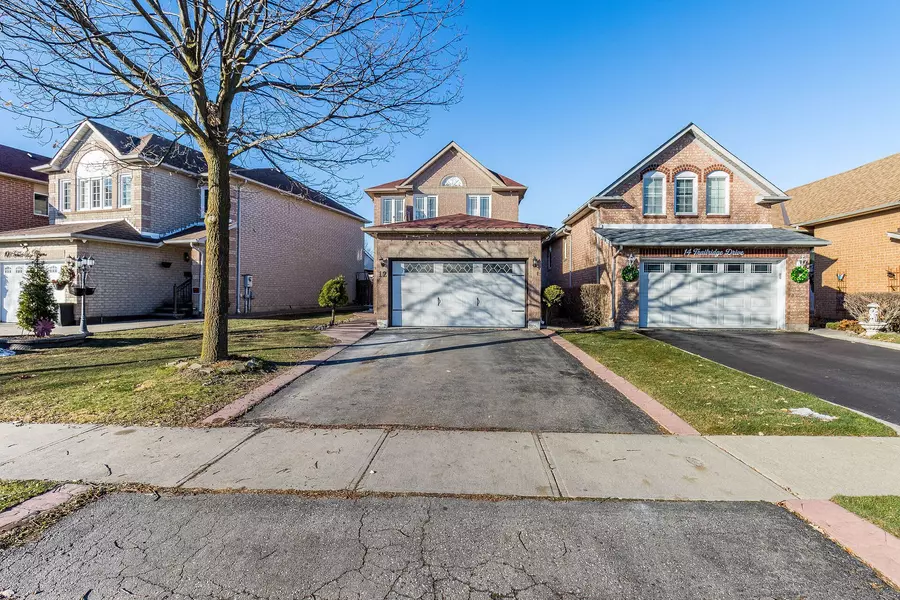 12 Trailridge DR, Brampton, ON L6X 4M6