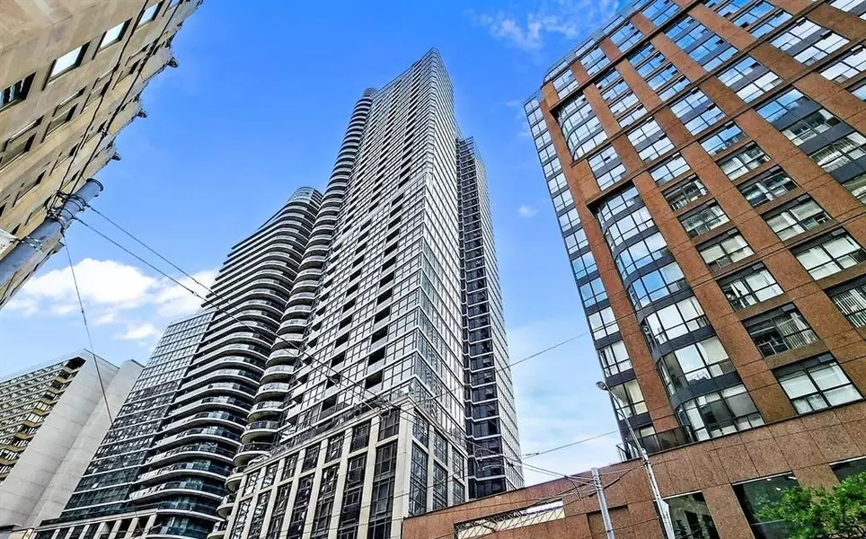 21 Carlton ST #1501, Toronto C08, ON M5B 1L3