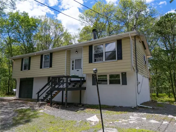 Pike County, PA 18324,395 Mallard Lane