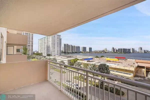 Sunny Isles Beach, FL 33160,250 174th St  #614