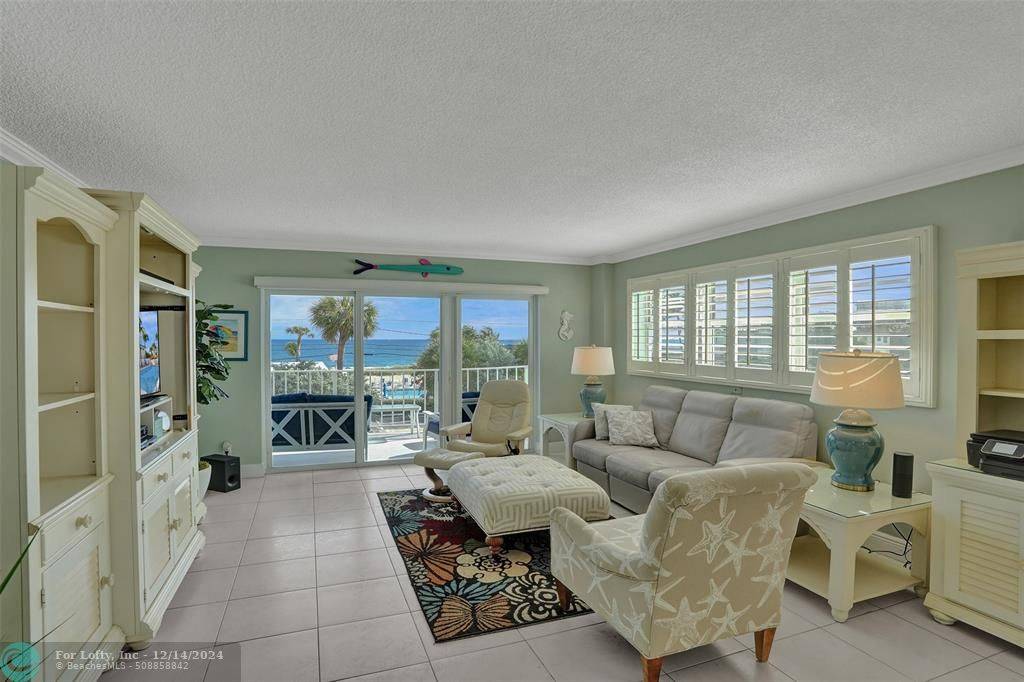 Lauderdale By The Sea, FL 33308,4540 N Ocean Dr  #301