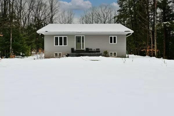 Mcnab/braeside, ON K7S 3G8,523 Stewartville RD