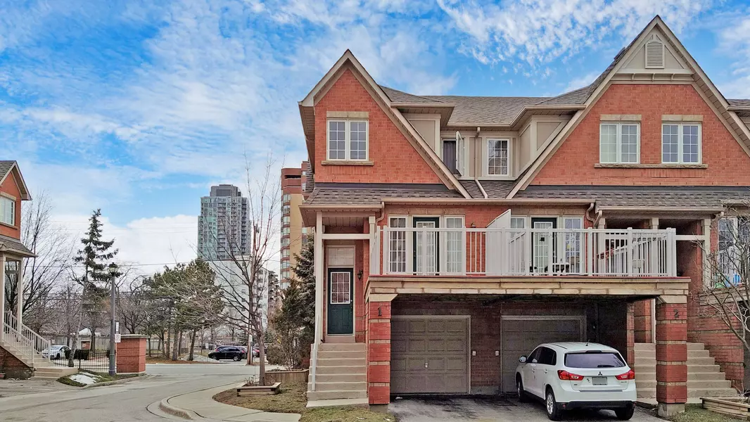 38 Fairview RD #1, Mississauga, ON L5B 4J8